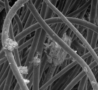 Als Hersteller von Nadelfilzen verarbeitet R.W. Umwelt und Filtertechnik eine Vielzahl von synthetischen ePTFE Membrane. Durch den Einsatz von Stützgeweben, Sandwich-Konstruktionen sowie verschiedenen Ausrüstungs- und Oberflächenbehandlungen entstehen eine breite Palette von Qualitäten, die den Anforderungen und Branchen gerecht werden. Das Design und die Qualität der Nadelfilze werden durch ihren Verwendungszweck und ihre Funktion bestimmt.