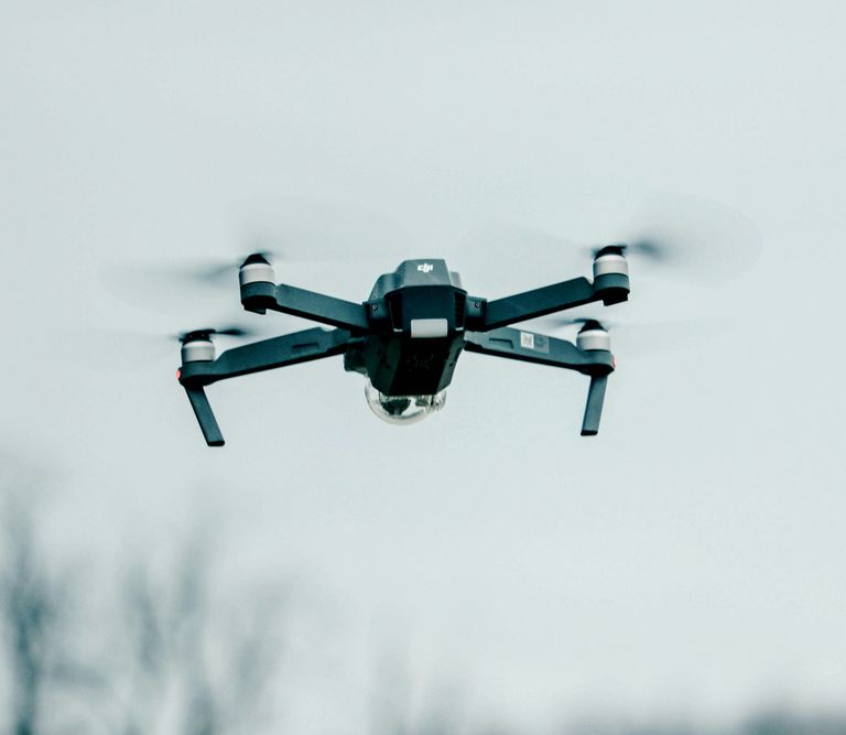 DJI-Drohne mit stabilisierter Kamera