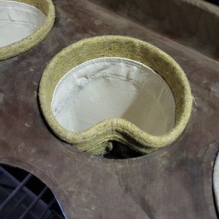 Die Durchführung einer Filtermessung ist entscheidend, um die Filtrationsleistung deutlich zu verbessern. Nach Abschluss der Filterprüfung kann die Abreinigungseinstellung optimal angepasst werden, was zu einem energieeffizienten Betrieb Ihrer Filtertechnik führt. Auf lange Sicht können durch diese Maßnahme signifikante Energieeinsparungen erzielt werden. Unsere Experten stehen Ihnen dabei zur Seite, um sicherzustellen, dass Ihre Filteranlagen optimal eingestellt sind und eine maximale Effizienz gewährleisten.